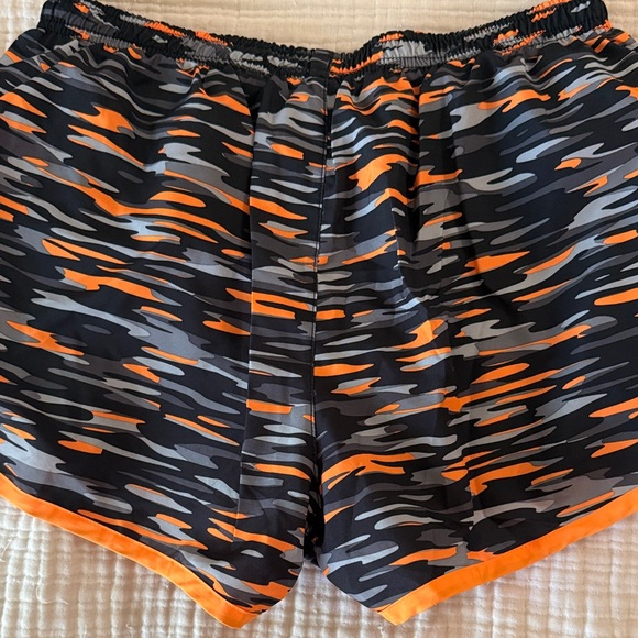 Nike Camouflage Women's Shorts - Picture 5 of 5